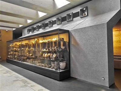 Dalle de pierre flexible pour mur en terre battue