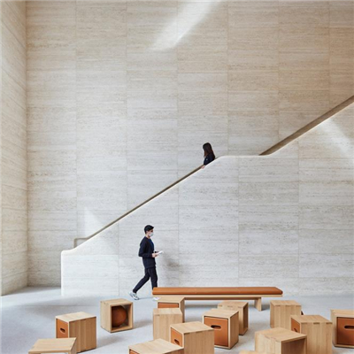 Texture de revêtement mural intérieur et extérieur en travertin