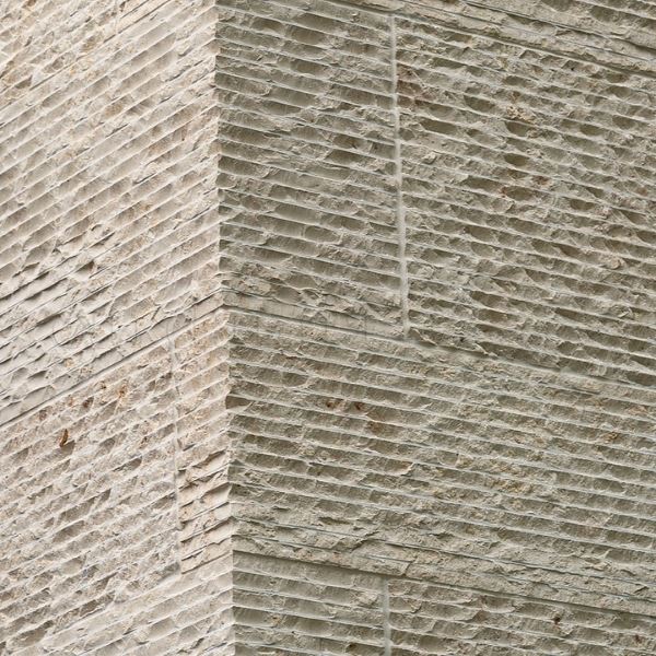 Carreaux en pierre ciselée pour revêtement mural extérieur